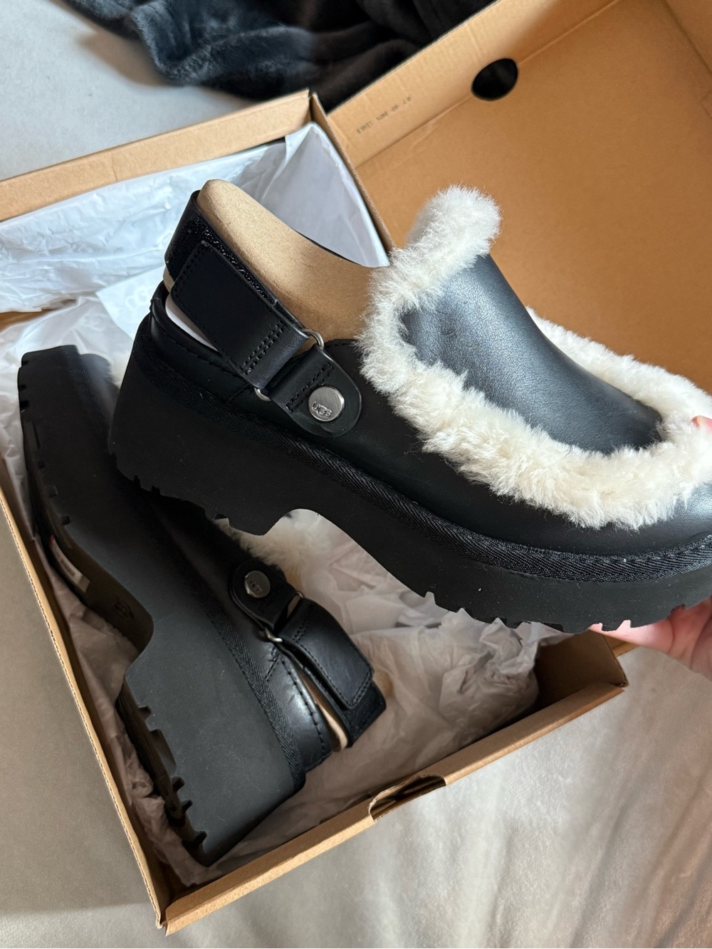 Ugg Esmee Clog Black 7 - Picture 3 of 4